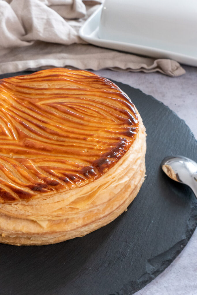 Galette des rois à la frangipane avec une pâte feuilletée renversée de C.Felder