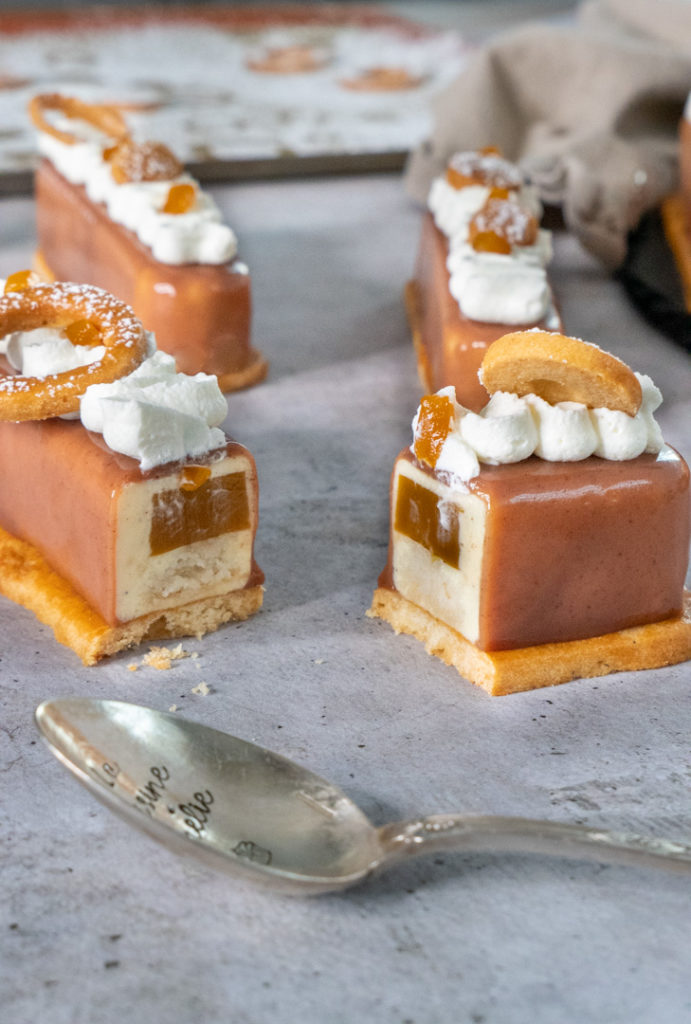 Entremet éclair mangue